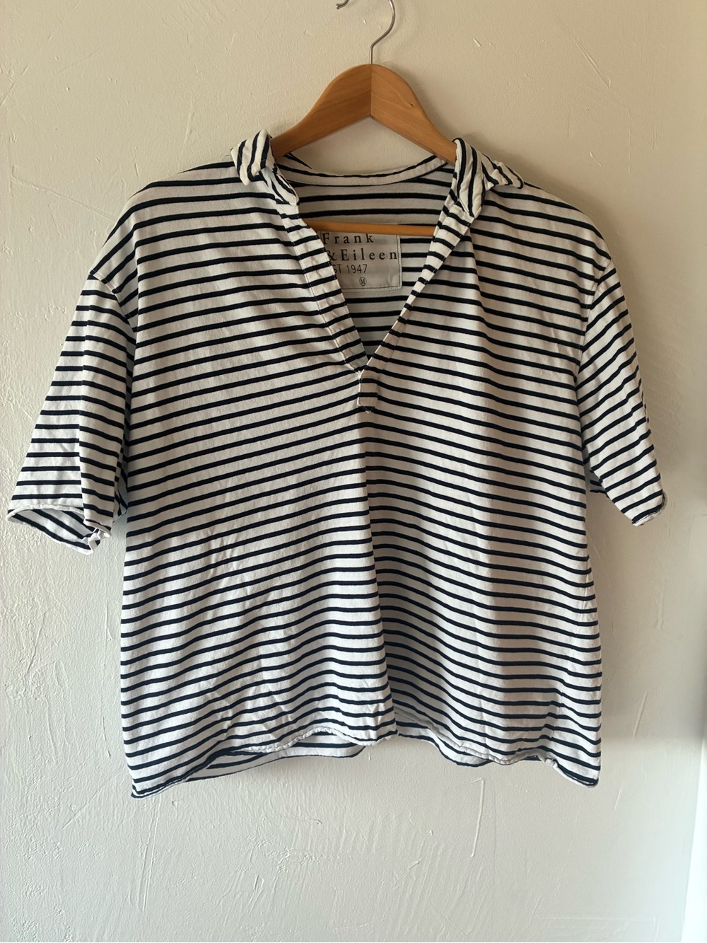 Frank & Eileen Patty Popover Medium White and Navy Striped Short-Sleeve Polo